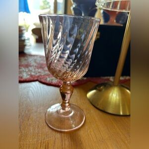 VINTAGE ARCOROC  FRANCE Luminarc Rosaline Pink Swirl Wine Glass